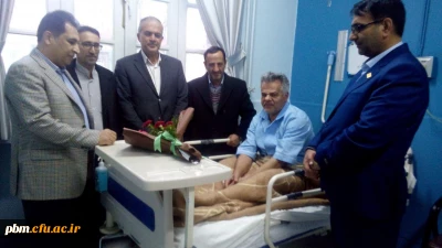 عیادت دکترمجتبوی و دکتر حاج مومنی و مسئول روابط عمومی استان ازهمکار و استاد دانشگاه فرهنگیان که در همایش کشوری اساتید دچاربیمار قلبی شده بود