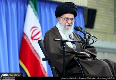 به مناسبت هفته ی معلم، هزاران نفر از معلمان، فرهنگیان و دانشجویان دانشگاه فرهنگیان سراسر کشور، صبح امروز (دوشنبه) با حضور در حسینیه ی امام خمینی رحمه الله با حضرت آیت الله خامنه ای رهبر انقلاب اسلامی دیدار کردند.
تصاویر این گزارش به مرور منتشر می شود. لازم به ذکر است مجری این برنامه جناب آقای سید مصطفی نجفیان   از دانشگاه فرهنگیان خراسان رضوی بودند .