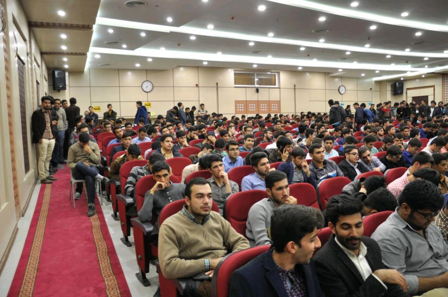 حضور پر شور و با نشاط دانشجویان