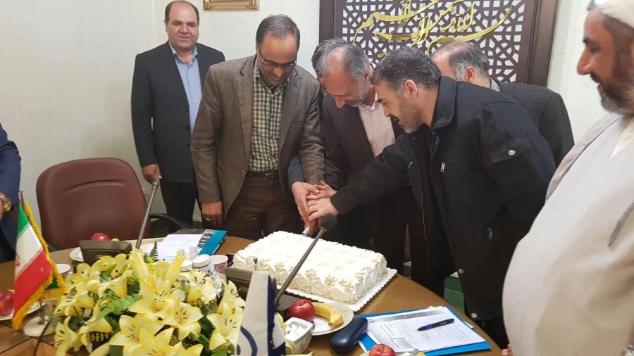 برگزاری آخرین جلسه شورای اداری سال 95 و تقدیر از تلاشهای یکساله کارکنان پردیس