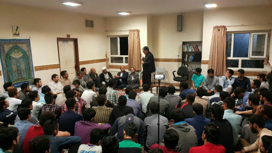 تقدیر دانشجویان بلوک 7تیر از سرپرست شبانه روزی جناب آقای سیدجواد مهتدی