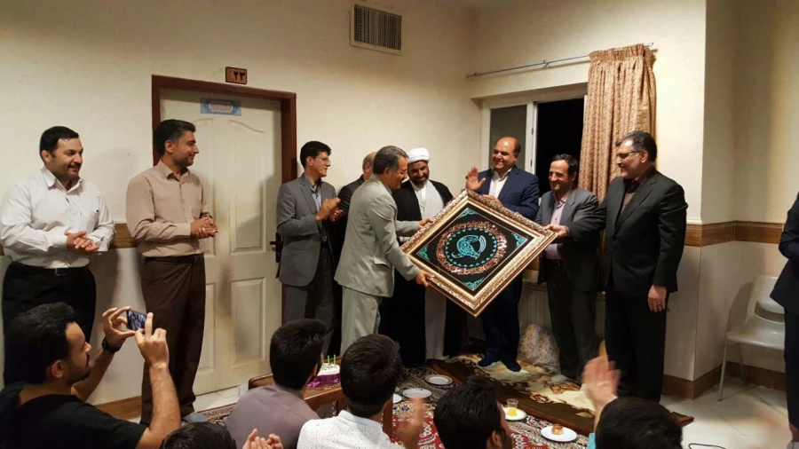 تقدیر دانشجویان بلوک 7تیر از سرپرست شبانه روزی جناب آقای سیدجواد مهتدی