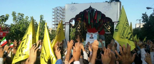 حضور مسؤلین به همراه دانشجویان دانشگاه فرهنگیان خراسان رضوی در تشییع پیکر 19 شهید گمنام