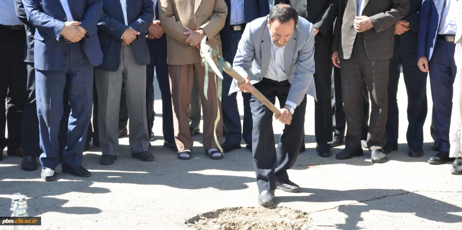 کلنگ زنی پروژه  یادمان شهدای گمنام در پردیس شهید بهشتی مشهد