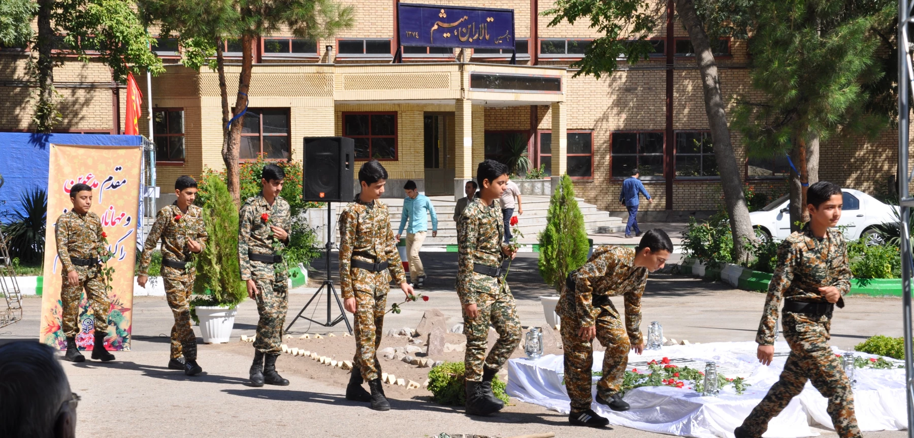 کلنگ زنی پروژه  یادمان شهدای گمنام در پردیس شهید بهشتی مشهد