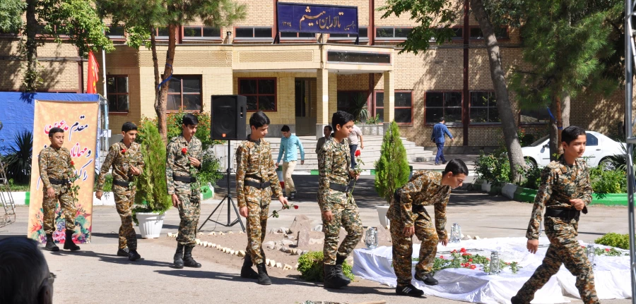 کلنگ زنی پروژه  یادمان شهدای گمنام در پردیس شهید بهشتی مشهد