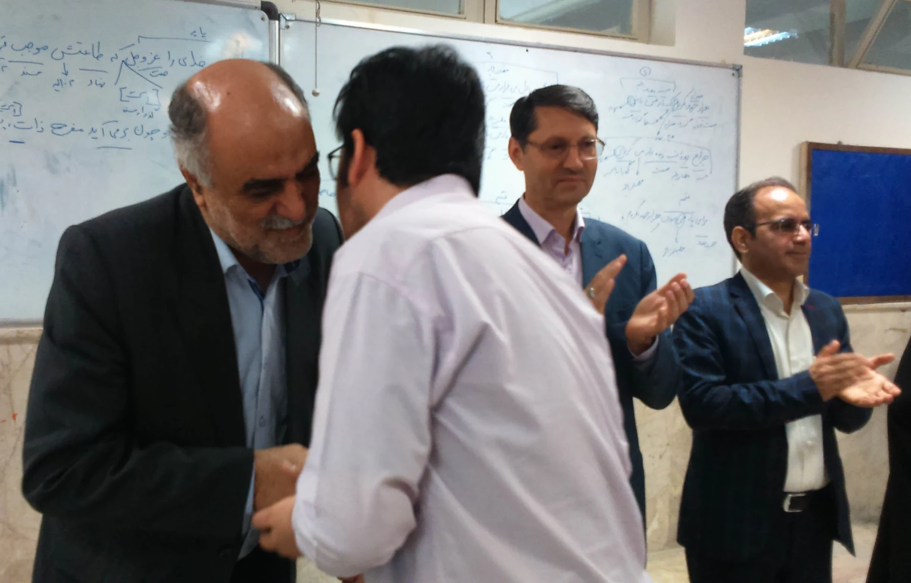 دیدار مسئولین دانشگاه با استادان و تبریک روز معلم