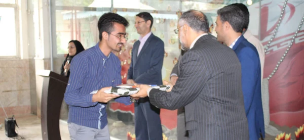 تقدیر از دانشجویان فعال در برگزاری برنامه تازه های کتاب