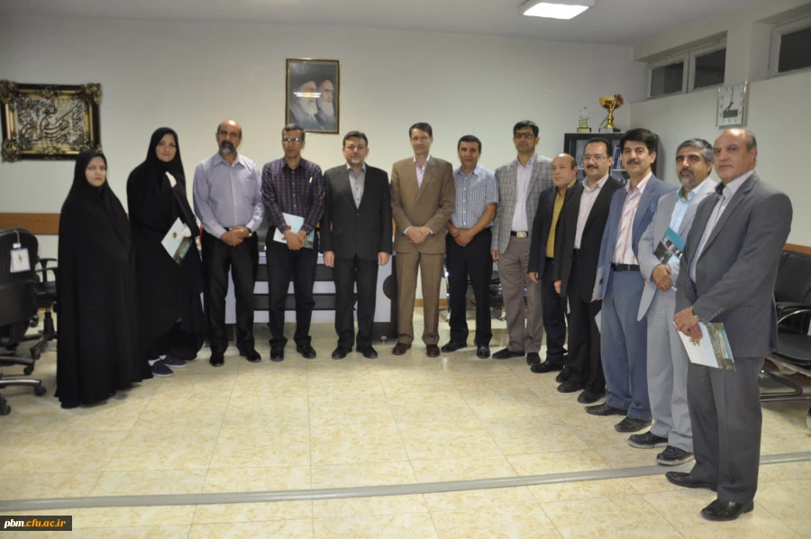 داوران و اعضاء کمیته  علمی جشنواره تجربیات برتر تدریس