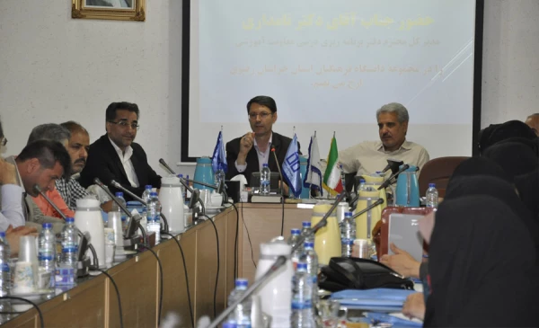 دوره توان افزایی سرپرستان سراهای دانشجویی منطقه 6 کشور با موضوع اقدام پژوهی