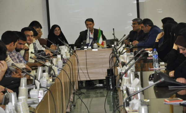 نشست علمی تخصصی کشوری «دلایل بی انگیزگی دانشجویان زبان انگلیسی دانشگاه فرهنگیان خراسان رضوی»