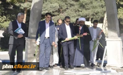 ادای احترام شرکت کنندگان در دوره «چگونگی تألیف کتاب های درسی دانشگاهی» به مقام والای شهدای گمنام