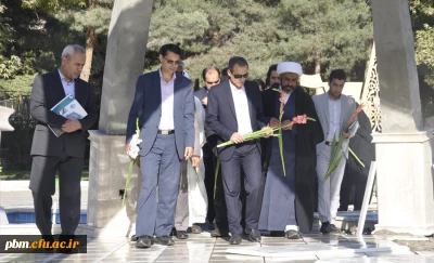 ادای احترام شرکت کنندگان در دوره «چگونگی تألیف کتاب های درسی دانشگاهی» به مقام والای شهدای گمنام