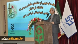 باید به حقوق و تکالیف دانشجویان به صورت همزمان و توأم با یکدیگر توجه شود