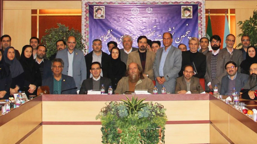 شرکت نماینده پردیس شهید بهشتی مشهد در نشست تخصصی موزه های دانشگاهی ایران