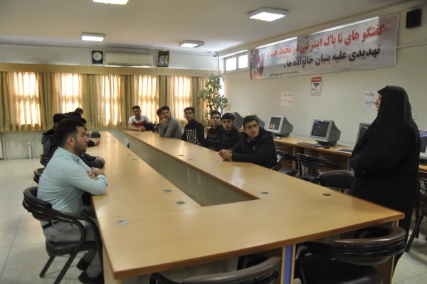 بازدید گروهی از دانش آموزان خراسان شمالی از پردیس شهید بهشتی