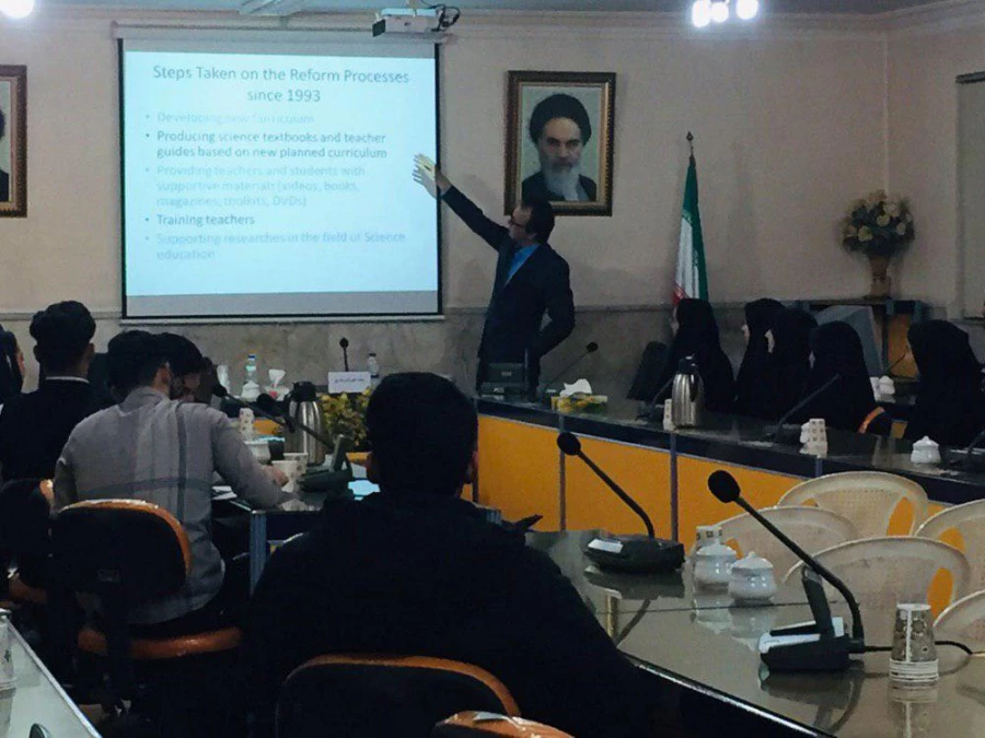 اولین جلسه از سلسله کارگاه های آموزش علوم بر مبنای کاوشگری