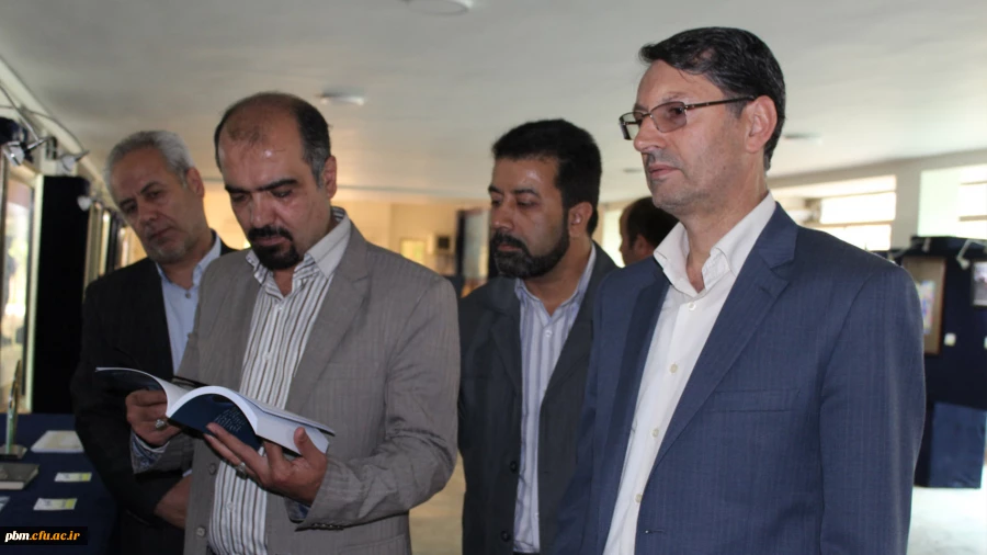 بازدید سرپرست اداره کل برنامه ریزی فرهنگی و اجتماعی دانشگاه فرهنگیان از نمایشگاه تولیدات علمی و فرهنگی استادان و کارکنان