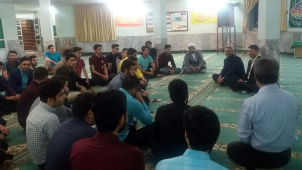 دیدار صمیمی مدیر و معاون دانشگاه فرهنگیان خراسان رضوی با دانشجویان پردیس شهید بهشتی