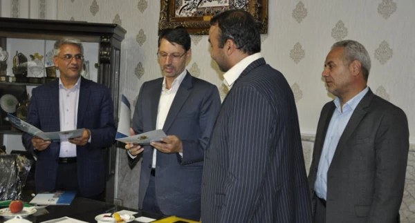 برگزاری آیین معارفه کارشناسان جدید پردیس شهید بهشتی مشهد