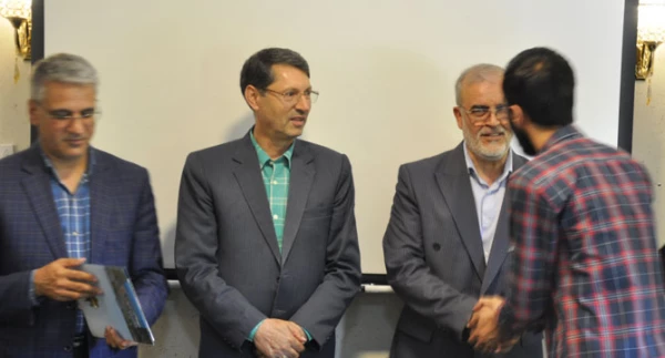 مراسم تقدیر از دانشجومعلمان شرکت کننده در طرح گام های عاشقی سال 1397