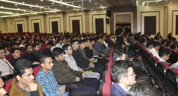 جلسه توجیهی تبیینی دانشجویان نوورود پردیس شهید بهشتی مشهد