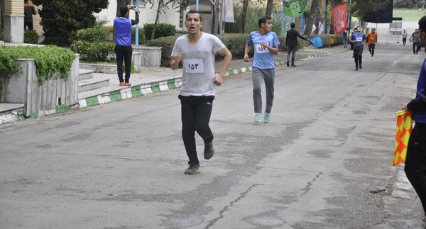 مسابقات دوی استقامت دانشجویان به مناسبت هفته تربیت بدنی