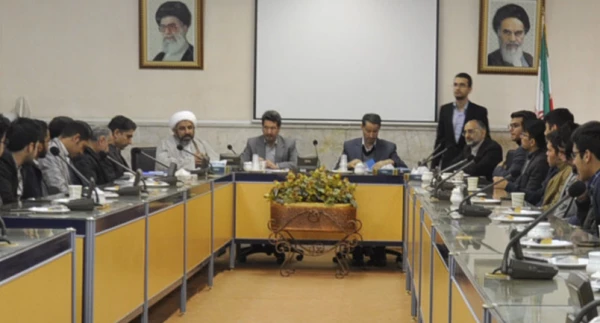 نشست هم اندیشی نقش احزاب در انتخابات پیش رو