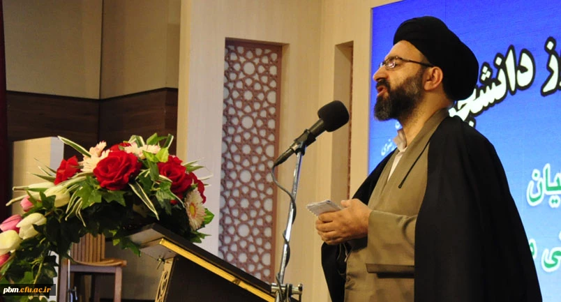 رهبر معظم انقلاب برای تحقق گام دوم انقلاب به جوانان و دانشجویان امید بسته اند