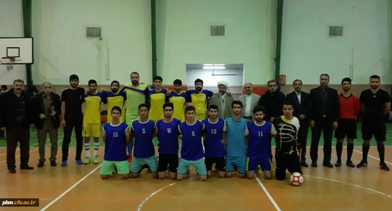 دیدار دوستانه فوتسال به مناسبت روز وحدت حوزه و دانشگاه