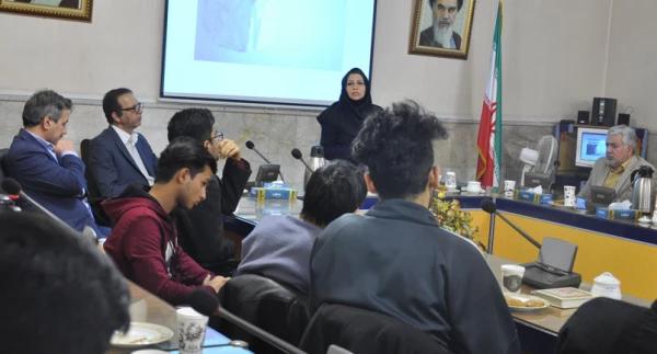 نشست علمی «من چه کسی هستم و چه کسی باید باشم»