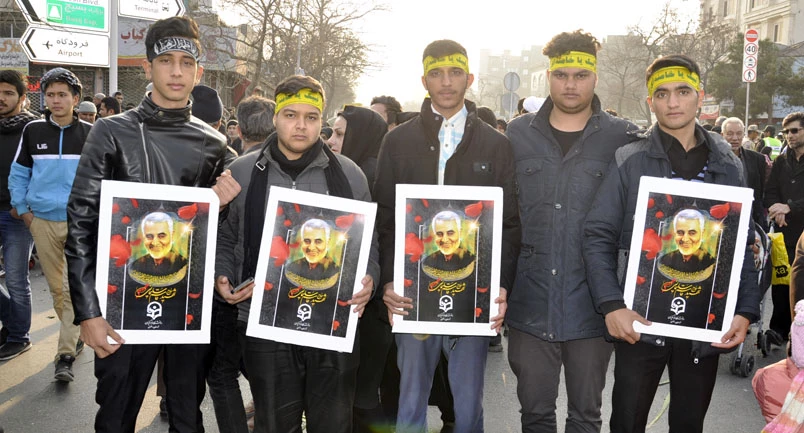 حضور مسئولان استادان و دانشجویان پردیس شهید بهشتی در مراسم وداع با پیکر مطهر سردار شهید سلیمانی