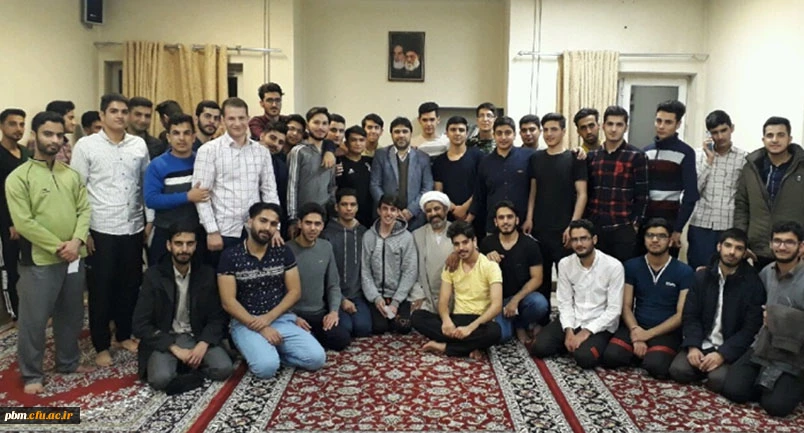  نشست صمیمی مسئول نهاد نمایندگی مقام معظم رهبری  و دانشجویان پردیس شهید بهشتی 