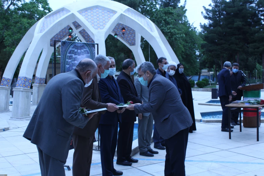تقدیر از همکاران پیشکسوت دانشگاه فرهنگیان استان