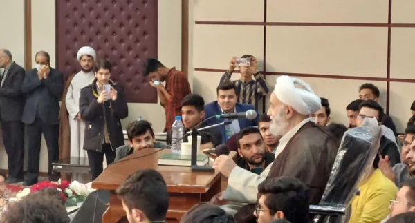 معلمی شغل نیست، عبادت است