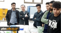 بازدید  دانشجویان شیمی از مرکز تحقیقات پر طاوس کارخانه لعاب مشهد