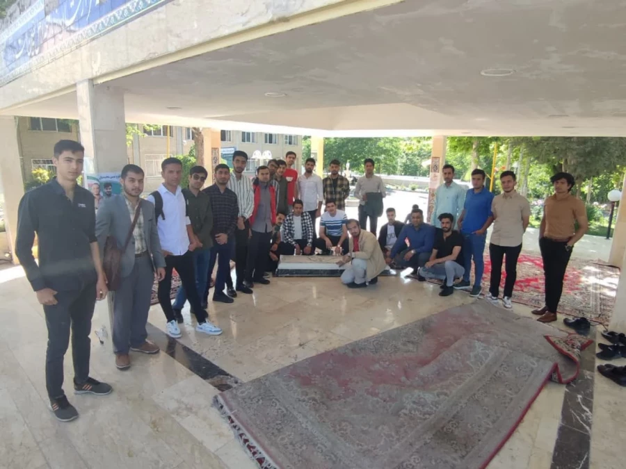 بازدید دانشجومعلمان پردیس شهید بهشتی از نمایشگاه کتاب تهران