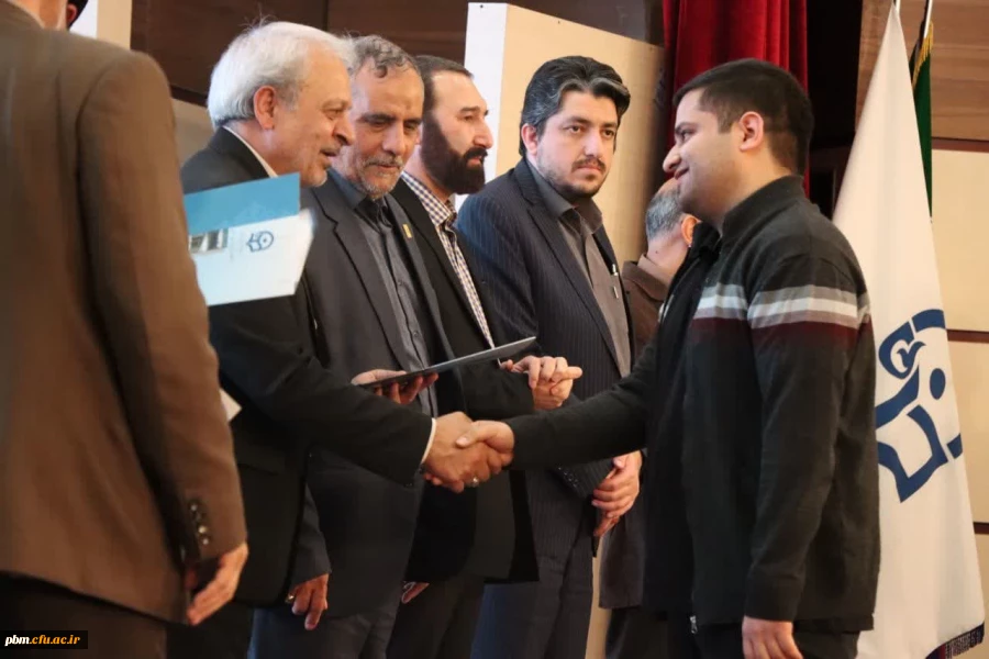 بازدید دانشجومعلمان پردیس شهید بهشتی از کارخانه لعاب مشهد