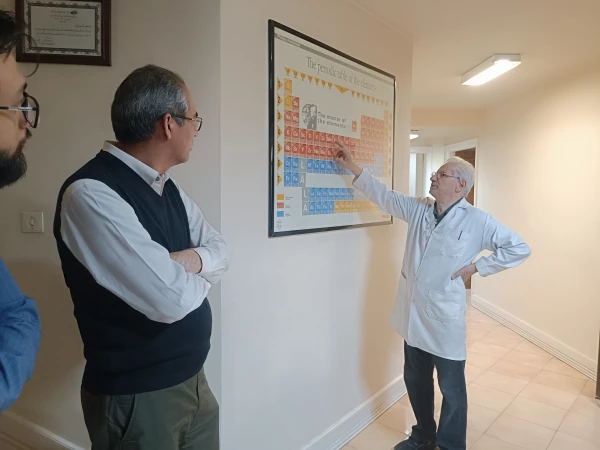 بازدید دانشجومعلمان پردیس شهید بهشتی از کارخانه لعاب مشهد