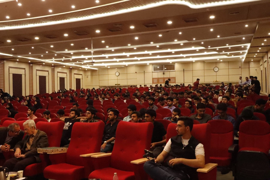 رویداد «آشنایی با نانوفناوران و مسابقه نانو»