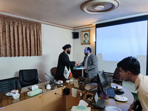  اولین جلسه از سلسله نشست های آشنایی با اقدام پژوهی