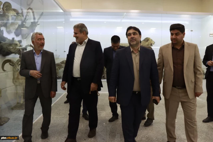 به گزارش روابط عمومی دانشگاه فرهنگیان استان، عبدالرضا فولادوند معاون وزیر و رئیس سازمان نهضت سوادآموزی کشور به همراه مصطفی اسدی مدیرکل آموزش و پرورش استان خراسان رضوی، حبیب اله تقی پور رئیس دانشگاه فرهنگیان استان و جمعی از مسئولان استانی و پردیس شهید بهشت