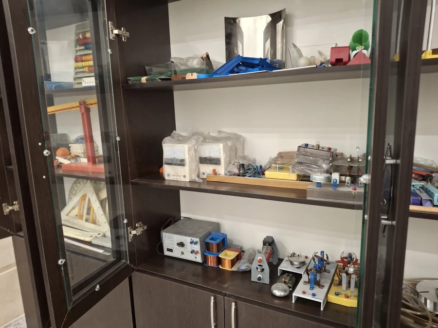 اینجا جایی است که فیزیک از دل کتاب ها بیرون می آید و به تجربه واقعی تبدیل می شود! 3