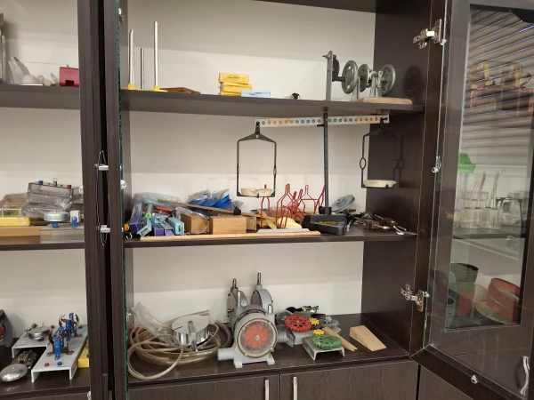 اینجا جایی است که فیزیک از دل کتاب ها بیرون می آید و به تجربه واقعی تبدیل می شود! 4