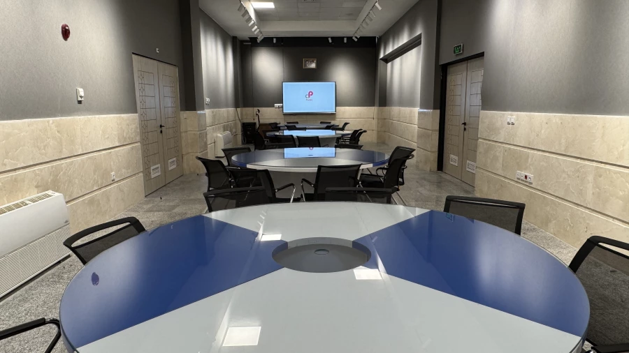 در این کلاس، یادگیری فقط شنیدن نیست؛ تجربه ای است برای دیدن، لمس کردن و ساختن آینده. 5