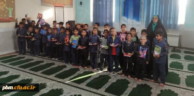 توزیع اقلام آموزشی میان دانش آموزان نیازمند به مناسبت میلاد حضرت زینب(س) در مشهد