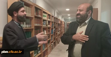 تقدیر از کارشناس کتابخانه پردیس شهید بهشتی به مناسبت هفته کتاب و کتابخوانی