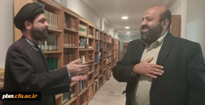 تقدیر از کارشناس کتابخانه پردیس شهید بهشتی به مناسبت هفته کتاب و کتابخوانی